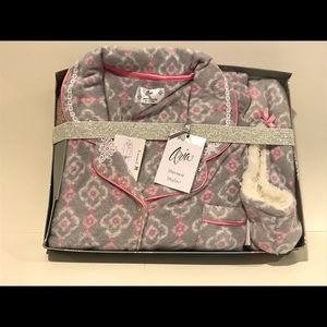 Aria long sleeve notch fleece pj set with slippers